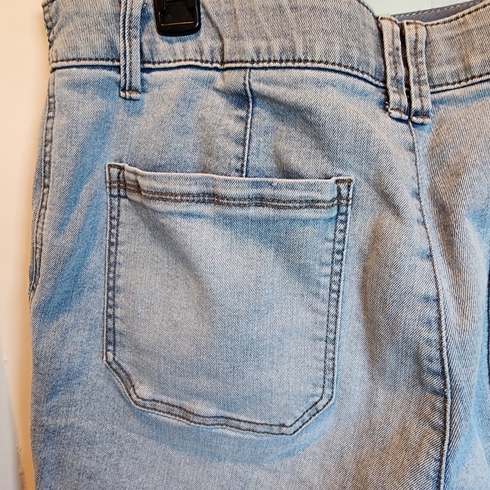 Democracy Absolution Bermuda Shorts Longer Length Denim Light Wash size 16 - Picture 5 of 6